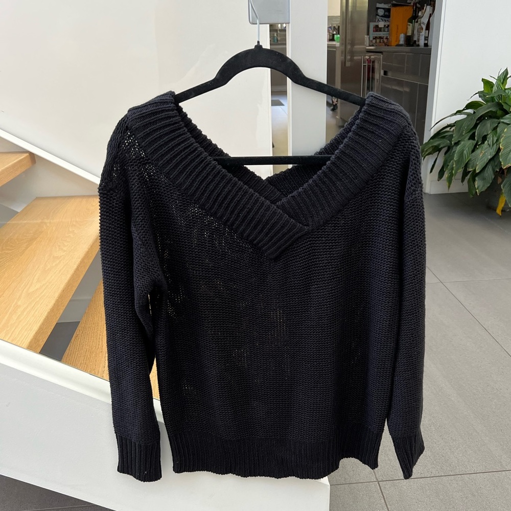 Womens NWT Aqua sweater.